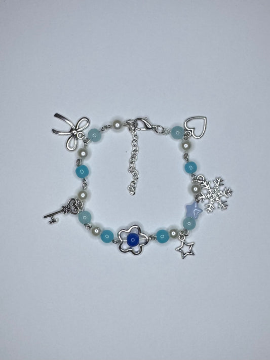 Winter Charm Bracelet . ݁₊ ⊹ .  ❄️.  ݁˖ . ݁ ~>